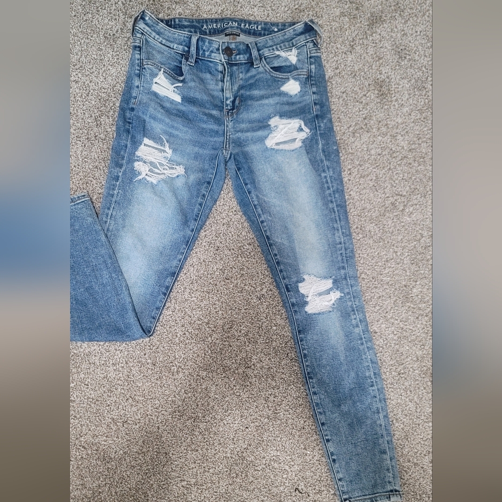 American eagle ripped jeans size 4